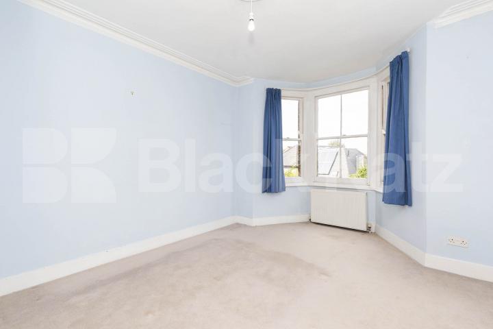 A Spacious property with 2 equally sized double bedrooms in a lovely conversion Tottenham Lane, Crouch End / Hornsey